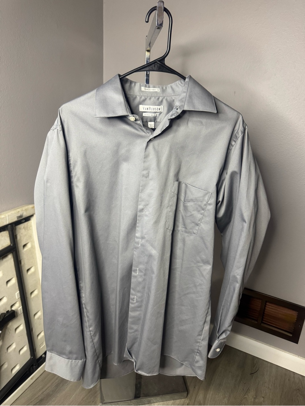 Van Heusen Men's Gray Long Sleeve Dress Shirt